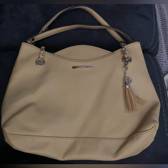 Jessica Simpson- yellow handbag just in time for spring!! - Picture 1 of 3